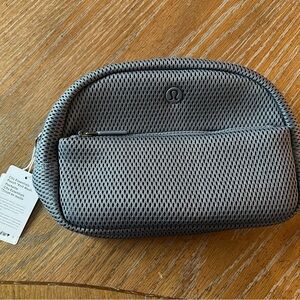 City Essentials Pouch, Knit Mesh Pochette